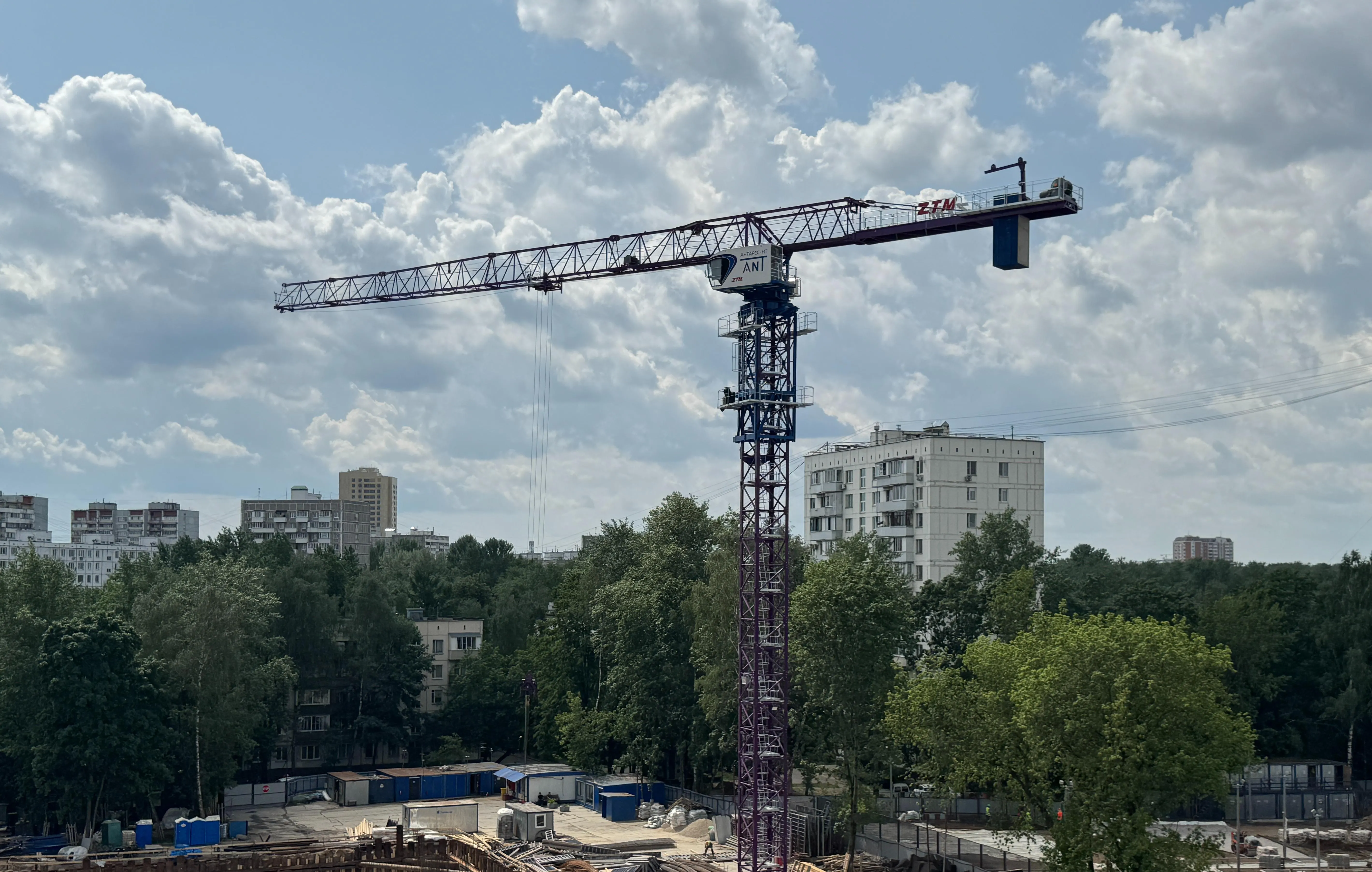 На высоте: строительство современного ЖК башенными кранами ZTM 